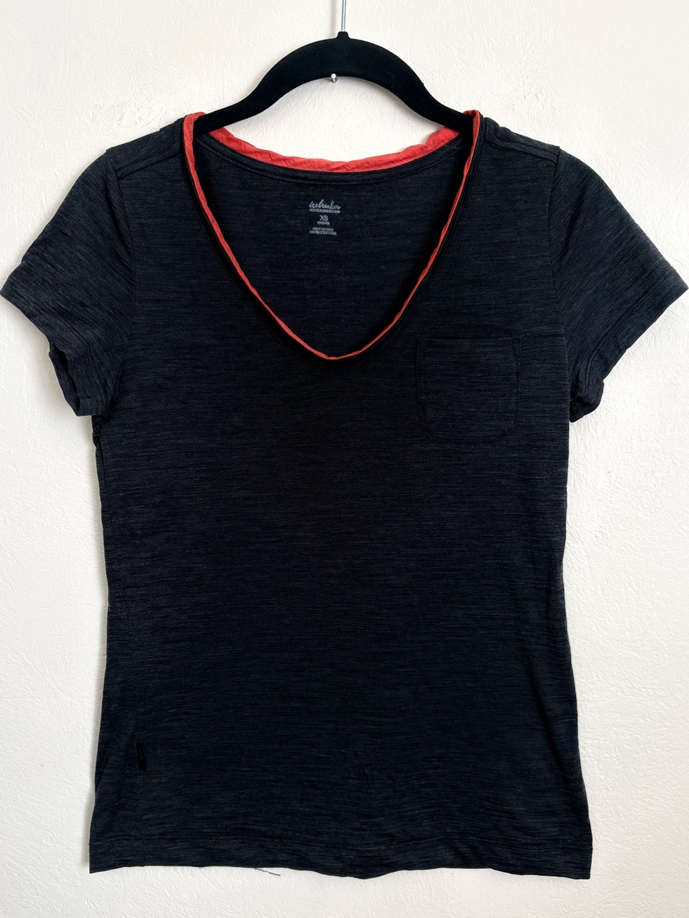 Icebreaker 100% Merino Wool V-Neck Top Sz XS Climb Hike Cycling Gym- Minor Flaws